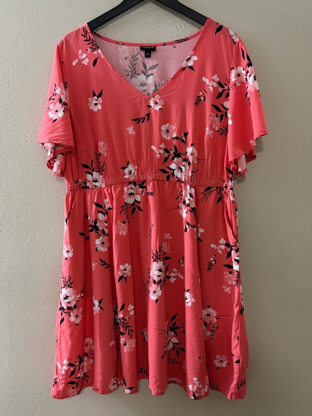 Torrid Coral Black Floral Challis V Neck Mini Dress With Pockets- Size 1/ 1X